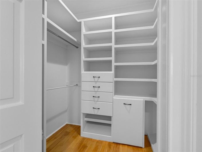 Image No.56-5 Bed Property for sale