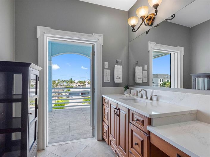 Image No.58-5 Bed Property for sale