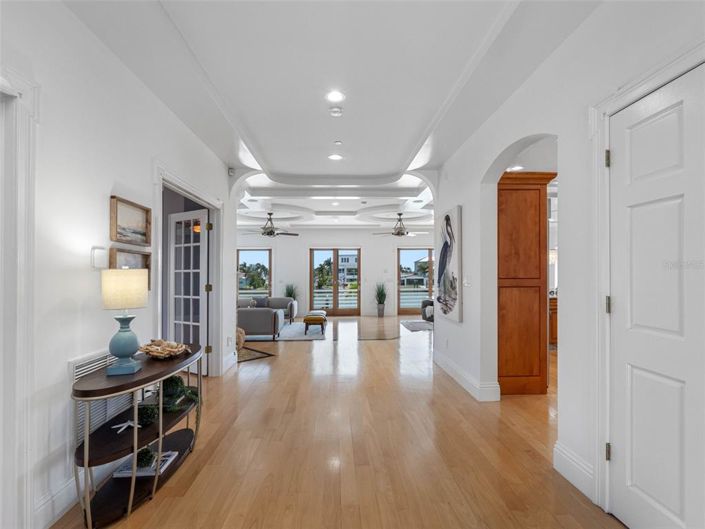 Image No.6-5 Bed Property for sale