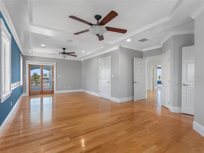 Image No.61-5 Bed Property for sale