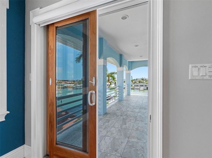 Image No.65-5 Bed Property for sale