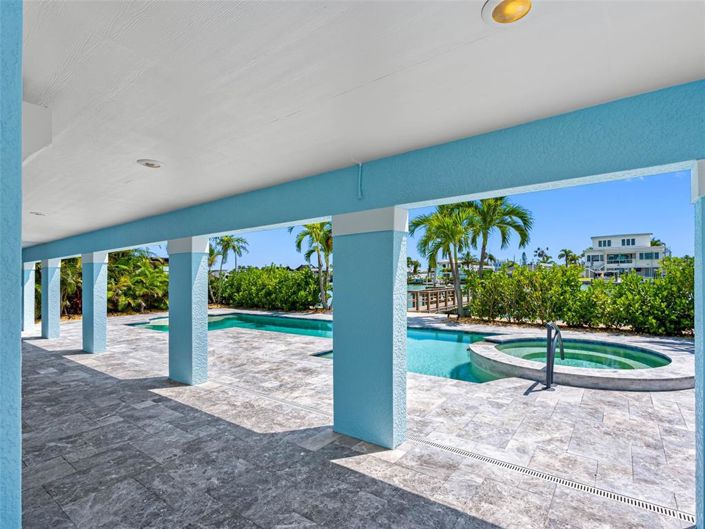 Image No.74-5 Bed Property for sale