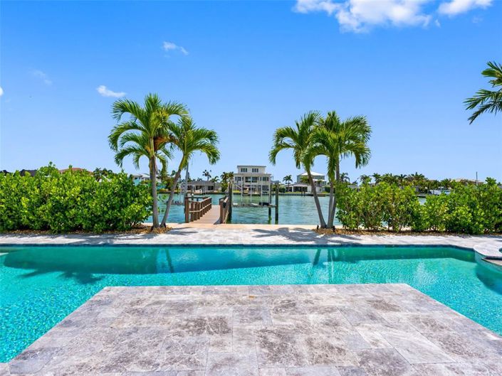 Image No.75-5 Bed Property for sale