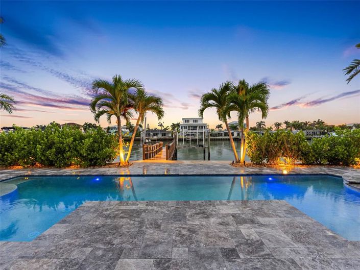 Image No.83-5 Bed Property for sale