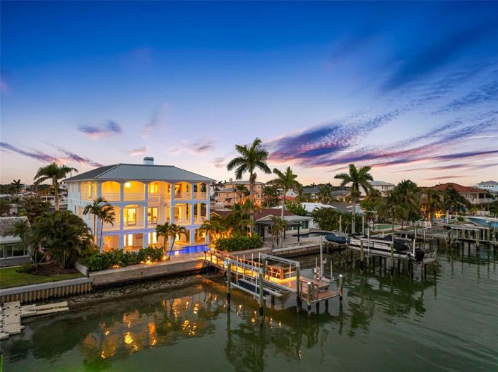 Image No.86-5 Bed Property for sale