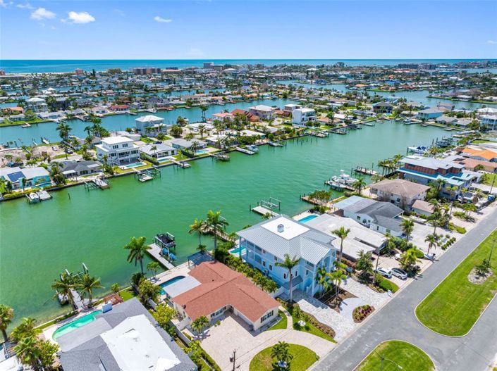 Image No.90-5 Bed Property for sale