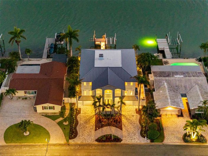 Image No.95-5 Bed Property for sale