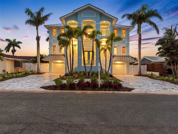 Image No.96-5 Bed Property for sale