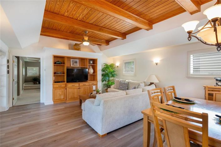 Image No.29-6 Bed Property for sale