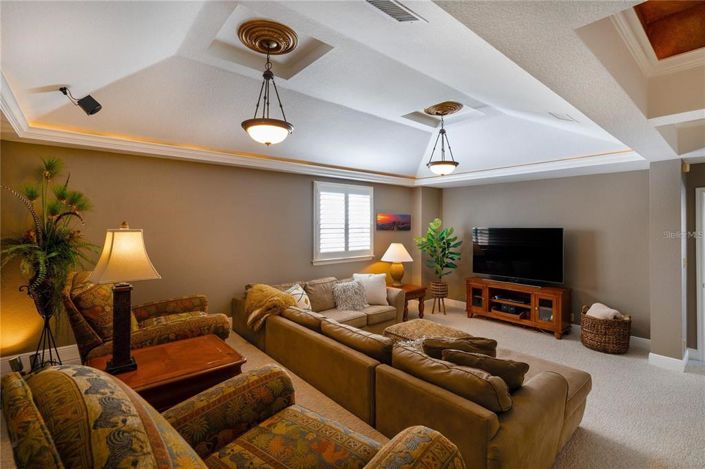 Image No.33-6 Bed Property for sale