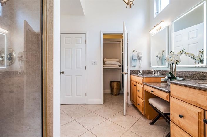 Image No.39-6 Bed Property for sale