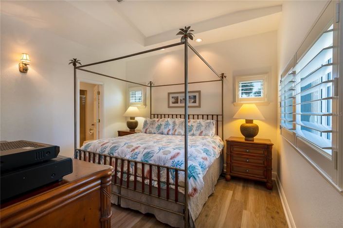 Image No.44-6 Bed Property for sale