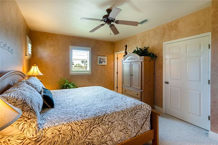 Image No.55-6 Bed Property for sale