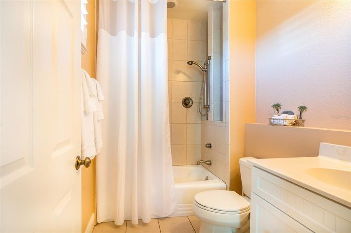 Image No.56-6 Bed Property for sale