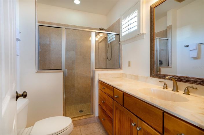 Image No.60-6 Bed Property for sale