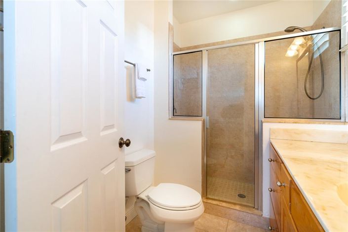 Image No.61-6 Bed Property for sale