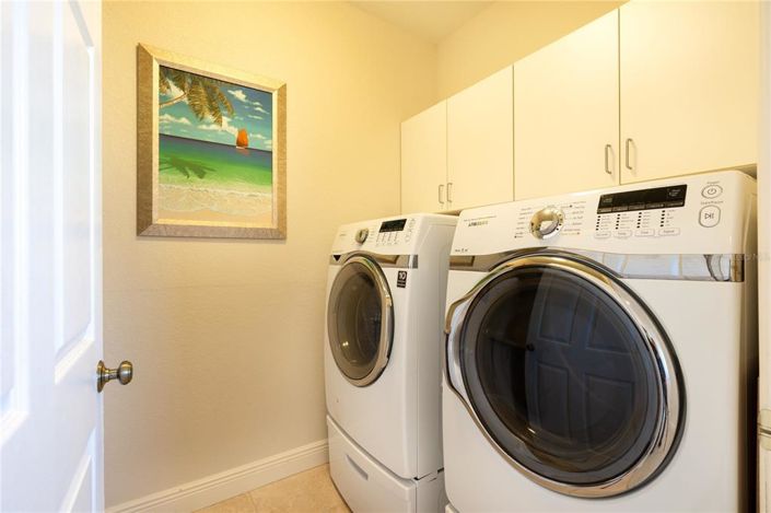 Image No.62-6 Bed Property for sale