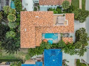 Image No.72-6 Bed Property for sale