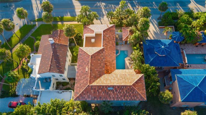 Image No.75-6 Bed Property for sale