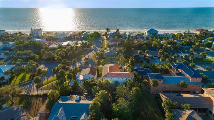 Image No.76-6 Bed Property for sale