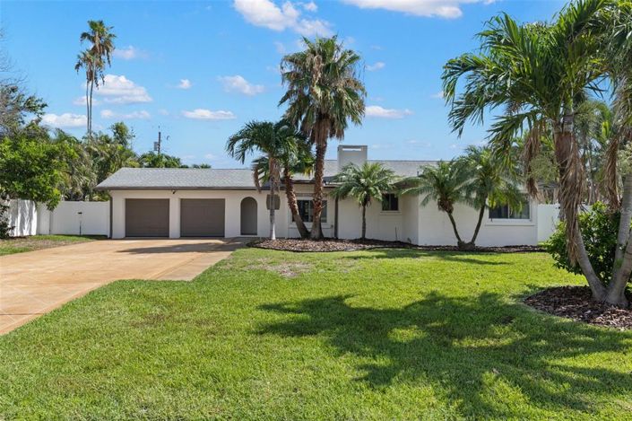 Image No.1-4 Bed Property for sale