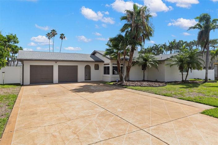 Image No.2-4 Bed Property for sale