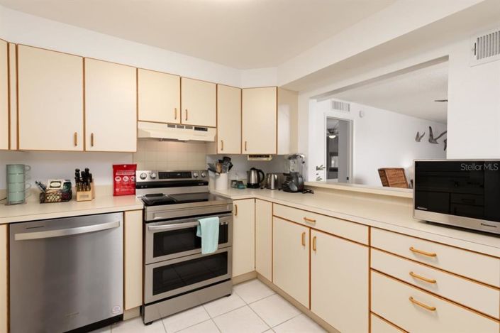 Image No.11-3 Bed Property for sale