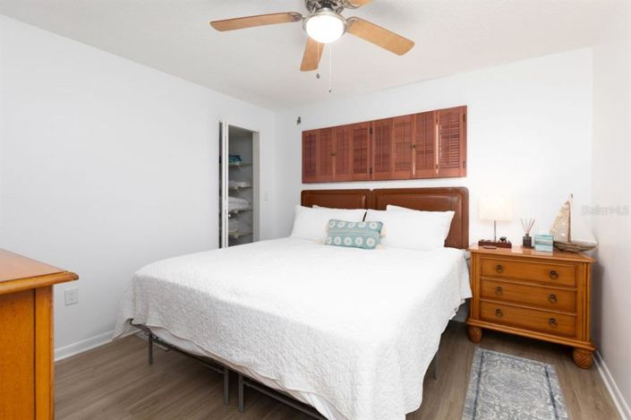 Image No.24-3 Bed Property for sale