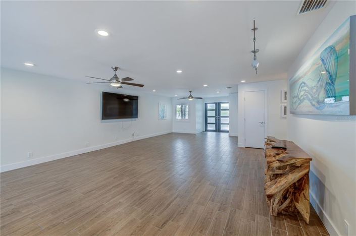 Image No.13-4 Bed Property for sale