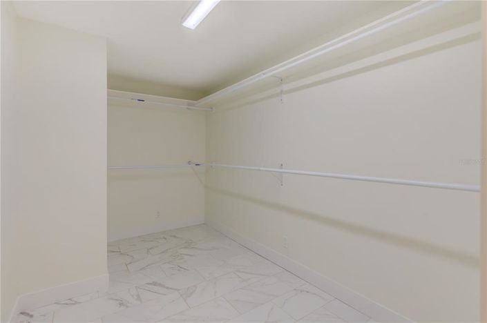 Image No.22-4 Bed Property for sale