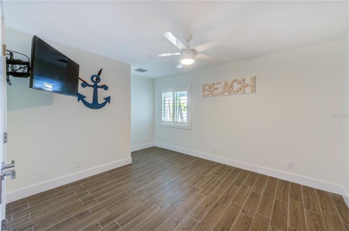 Image No.25-4 Bed Property for sale