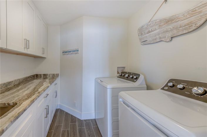 Image No.27-4 Bed Property for sale