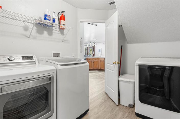 Image No.50-5 Bed Property for sale