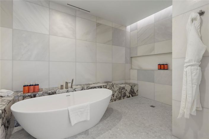 Image No.19-4 Bed Property for sale