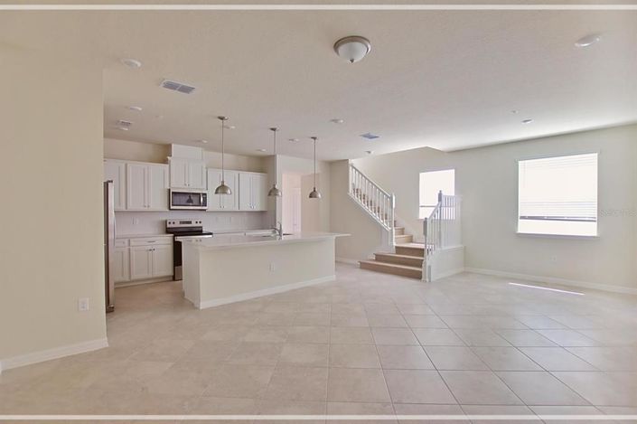 Image No.12-5 Bed Townhouse for sale