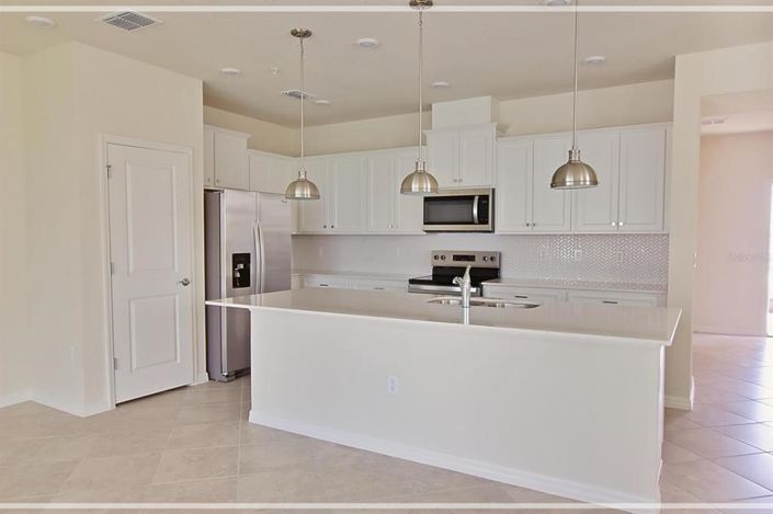 Image No.13-5 Bed Townhouse for sale