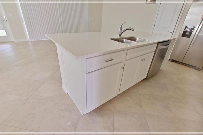 Image No.14-5 Bed Townhouse for sale