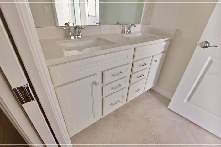 Image No.34-5 Bed Townhouse for sale