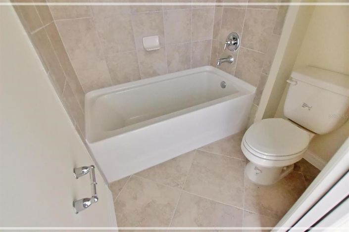 Image No.37-5 Bed Townhouse for sale