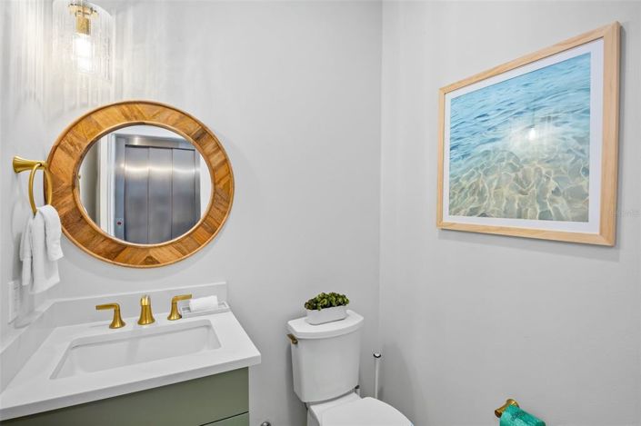 Image No.12-8 Bed Property for sale