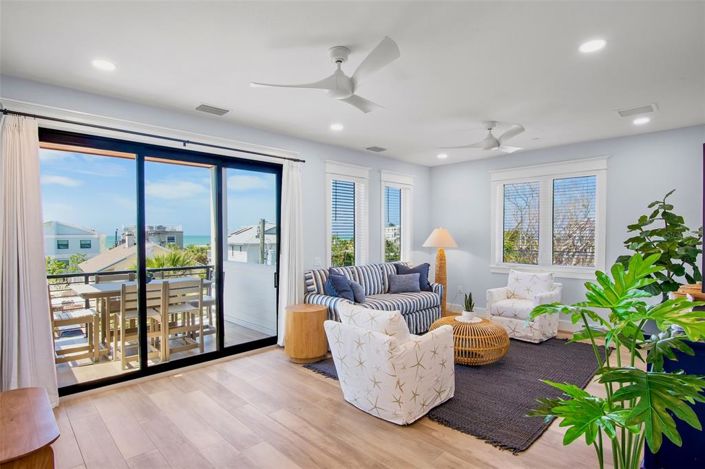 Image No.25-8 Bed Property for sale