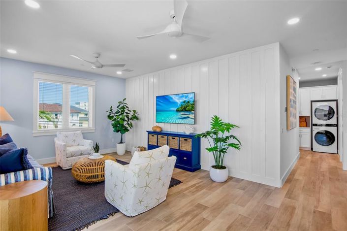 Image No.26-8 Bed Property for sale