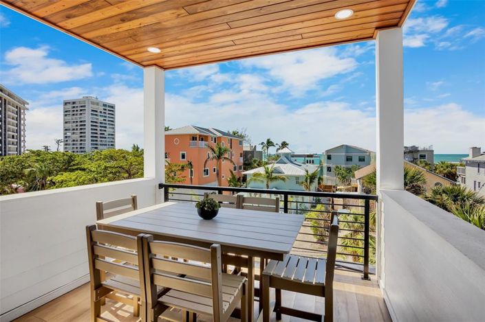 Image No.29-8 Bed Property for sale