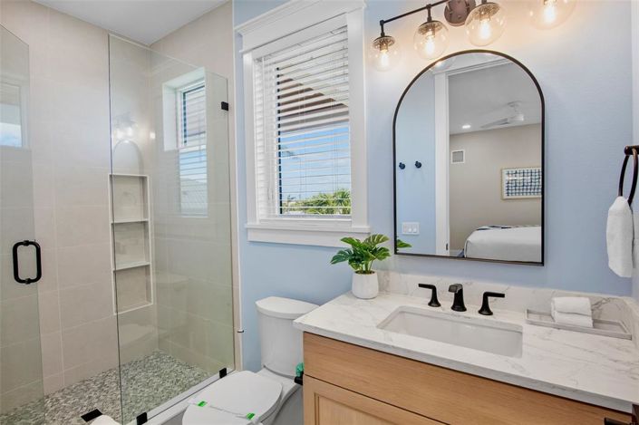 Image No.32-8 Bed Property for sale