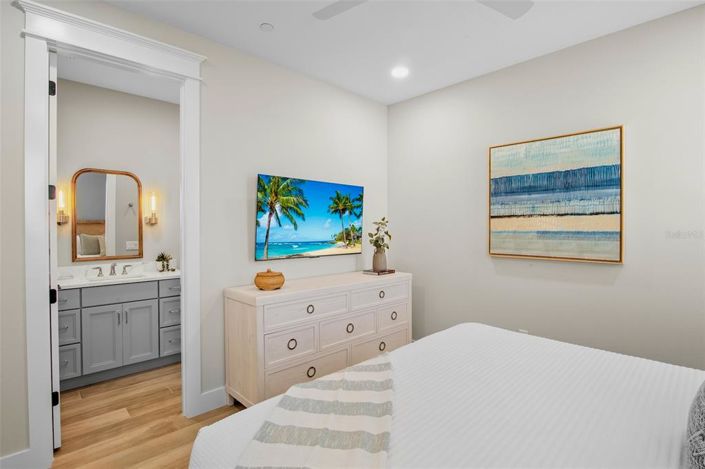 Image No.33-8 Bed Property for sale