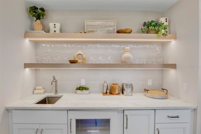 Image No.43-8 Bed Property for sale