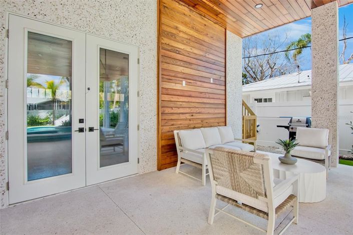 Image No.55-8 Bed Property for sale