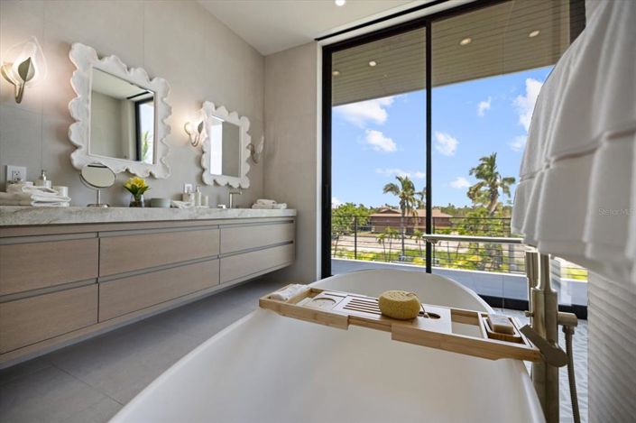 Image No.29-4 Bed Property for sale