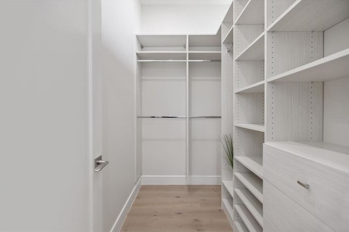 Image No.38-4 Bed Property for sale