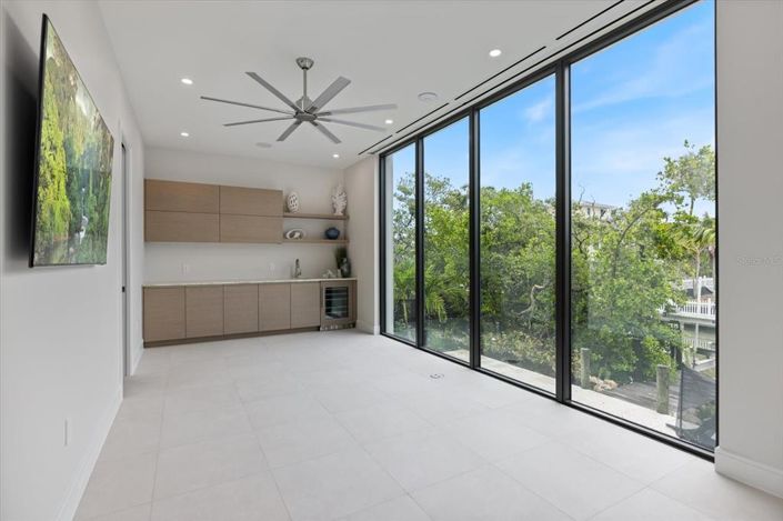 Image No.40-4 Bed Property for sale